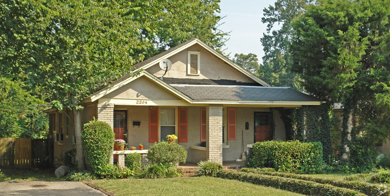 Primary Photo - 2264 Monroe Ave