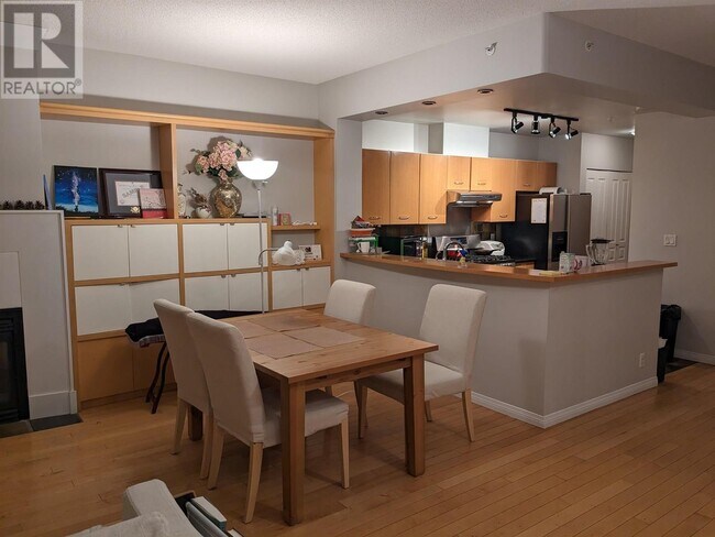 Photo du bâtiment - 22 W 12th Ave