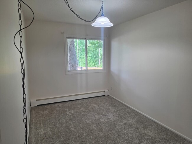 Building Photo - 1601 N Innsbruck Dr