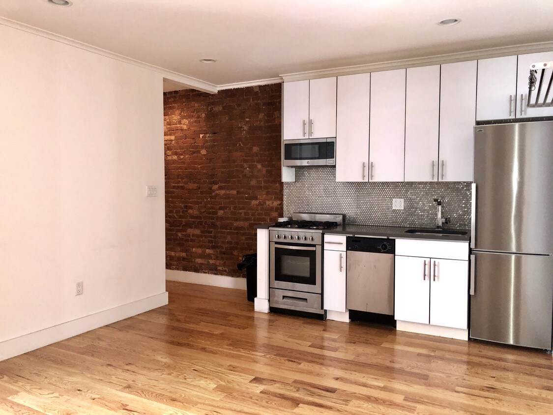 Foto principal - 273 S 2nd St