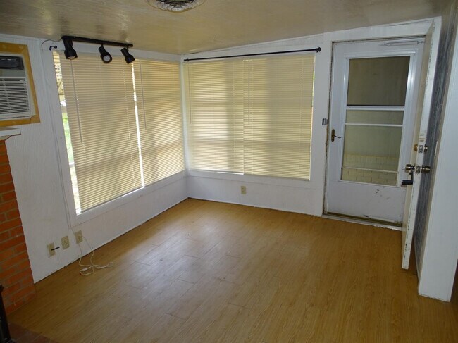 Foto del edificio - 2820 25th St