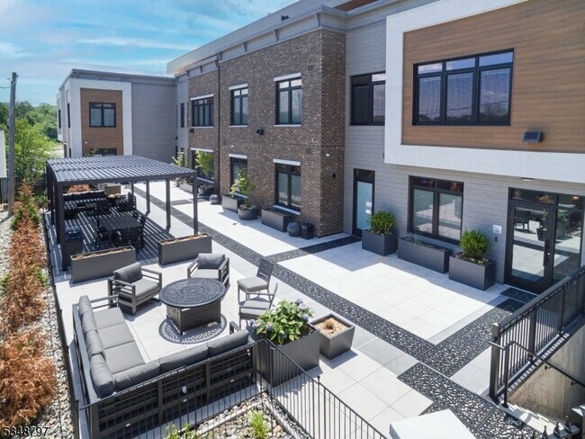 Foto del edificio - 450 Springfield Ave