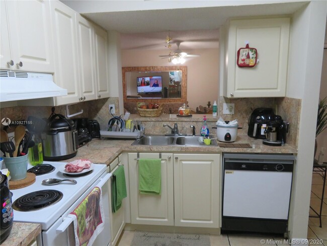Building Photo - 15731 SW 137th Ave