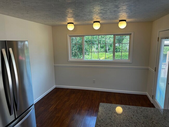 Building Photo - 3Bd/1.5Ba Renton House
