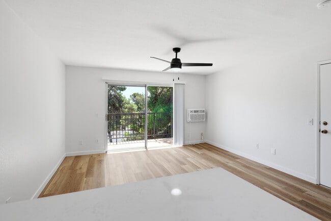 Building Photo - Cowles Landing