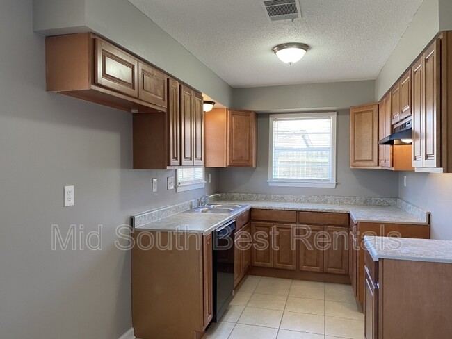 Building Photo - 6006 Elk Grove Rd