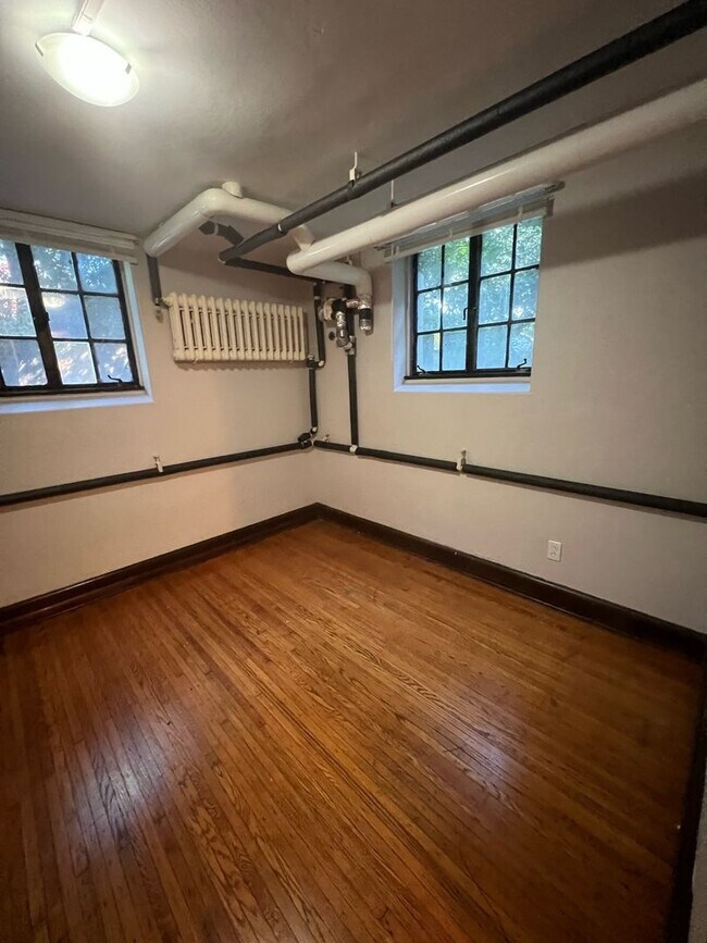 Building Photo - 125 Highland Pkwy
