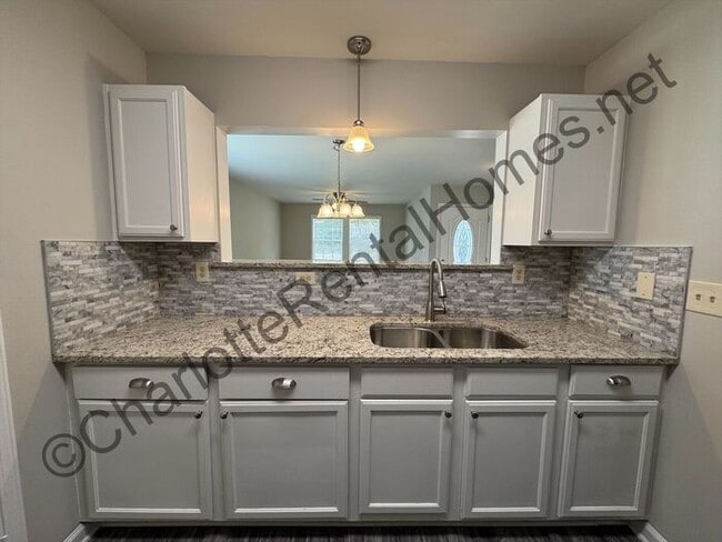 Building Photo - Spacious 4 bedroom home in Concord that's ...