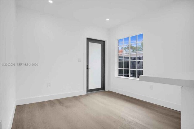 Foto del edificio - 3430 NW 10th Ave