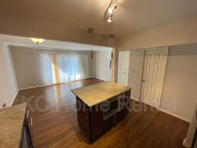 Foto del edificio - 4213 Clark Ave