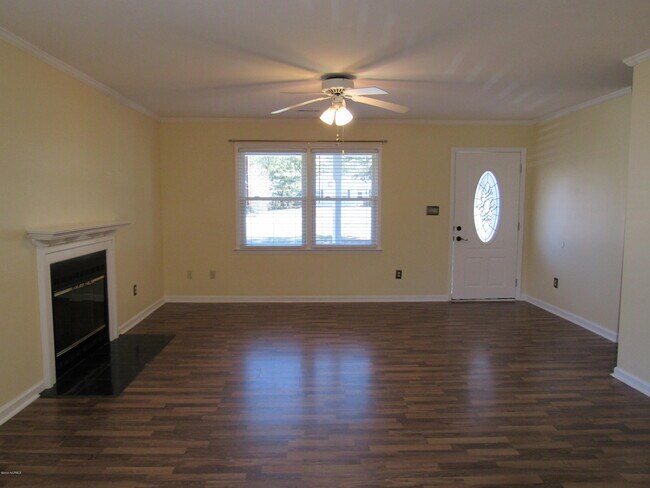 Building Photo - 598 Sand Ridge Rd