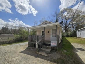 Building Photo - 1407 Cooper St