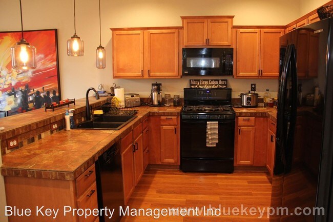 Building Photo - 15800 SW Kingfisher Ln