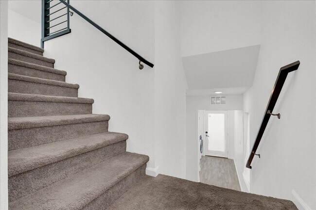 Foto del edificio - Stunning 4-Bedroom Home in Gated Community Near I-215 & Top Amenities!