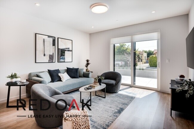 Foto del edificio - 2405 Hauser Blvd