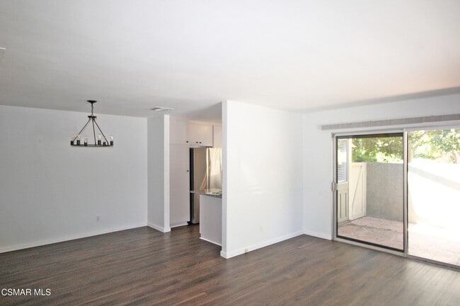 Building Photo - 499 Serento Cir