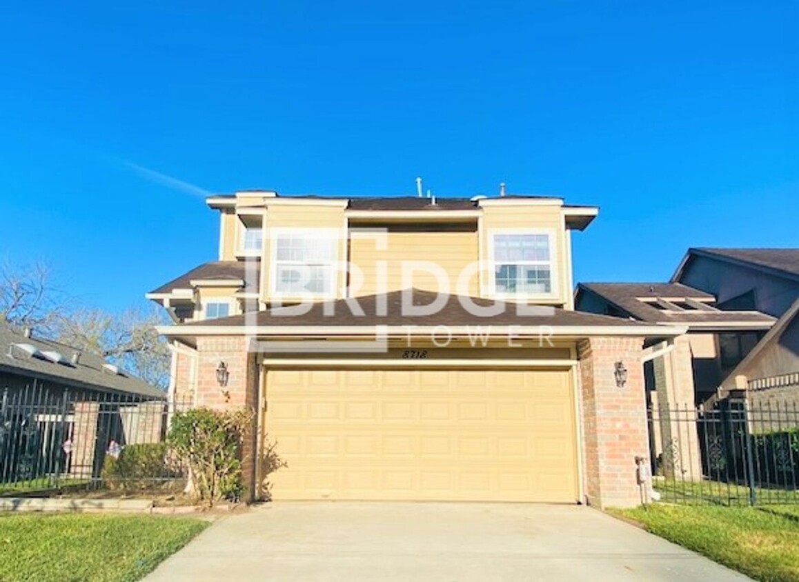 Primary Photo - 8718 E Rylander Cir