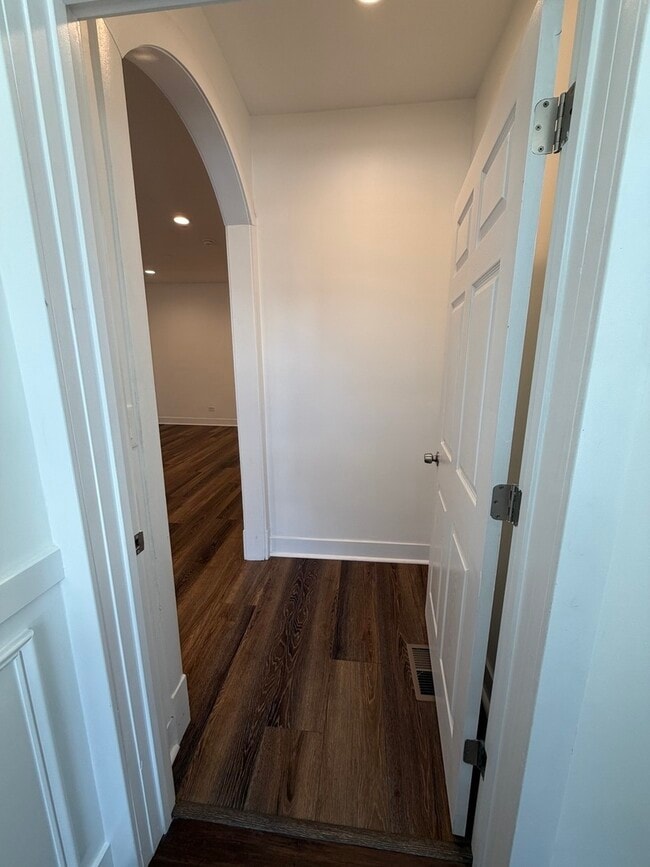 Foto del edificio - 1922 S Harvey Ave