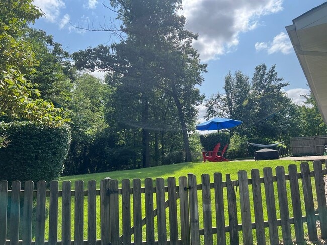 Foto del edificio - 4813 Twinbrook Rd