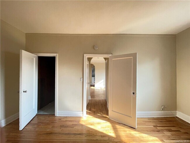 Building Photo - 120 Stonelea Pl