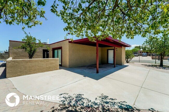 Building Photo - 5533 S Santa Cruz Ave