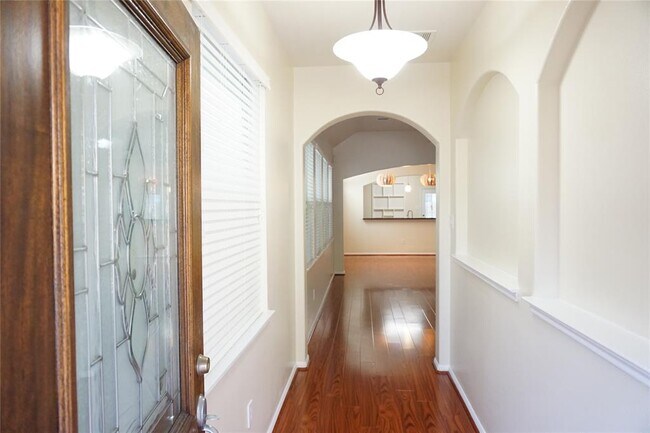 Building Photo - 14616 Branchwest Dr