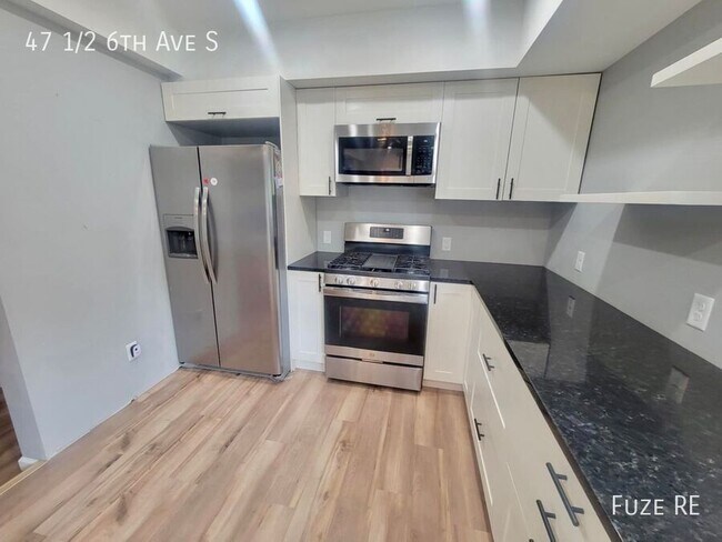 Foto del edificio - 47 1/2 6th Ave S-