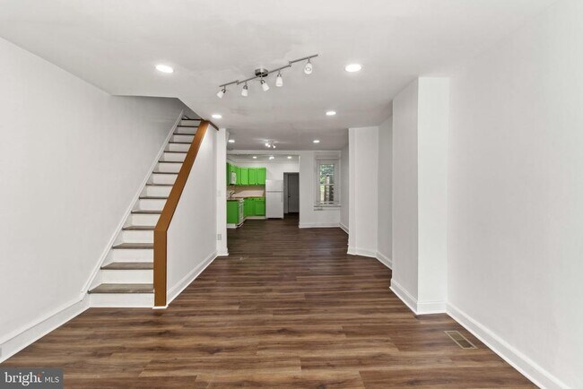 Building Photo - 6513 Allman St