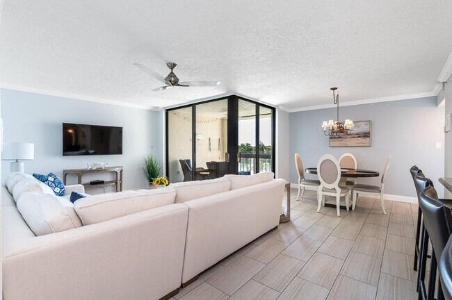 Building Photo - 1915 Lavers Cir