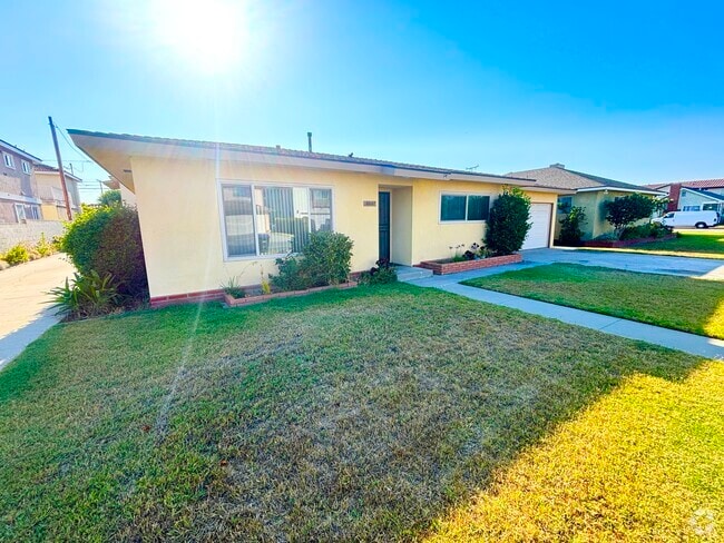 Building Photo - 18007 Jersey Ave