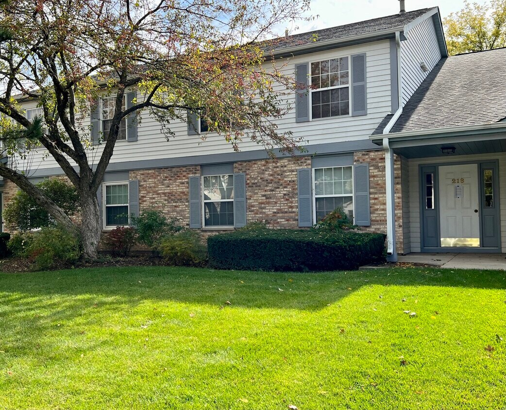 218 Brett Cir Unit D, Wauconda, IL 60084 Condo for Rent in Wauconda