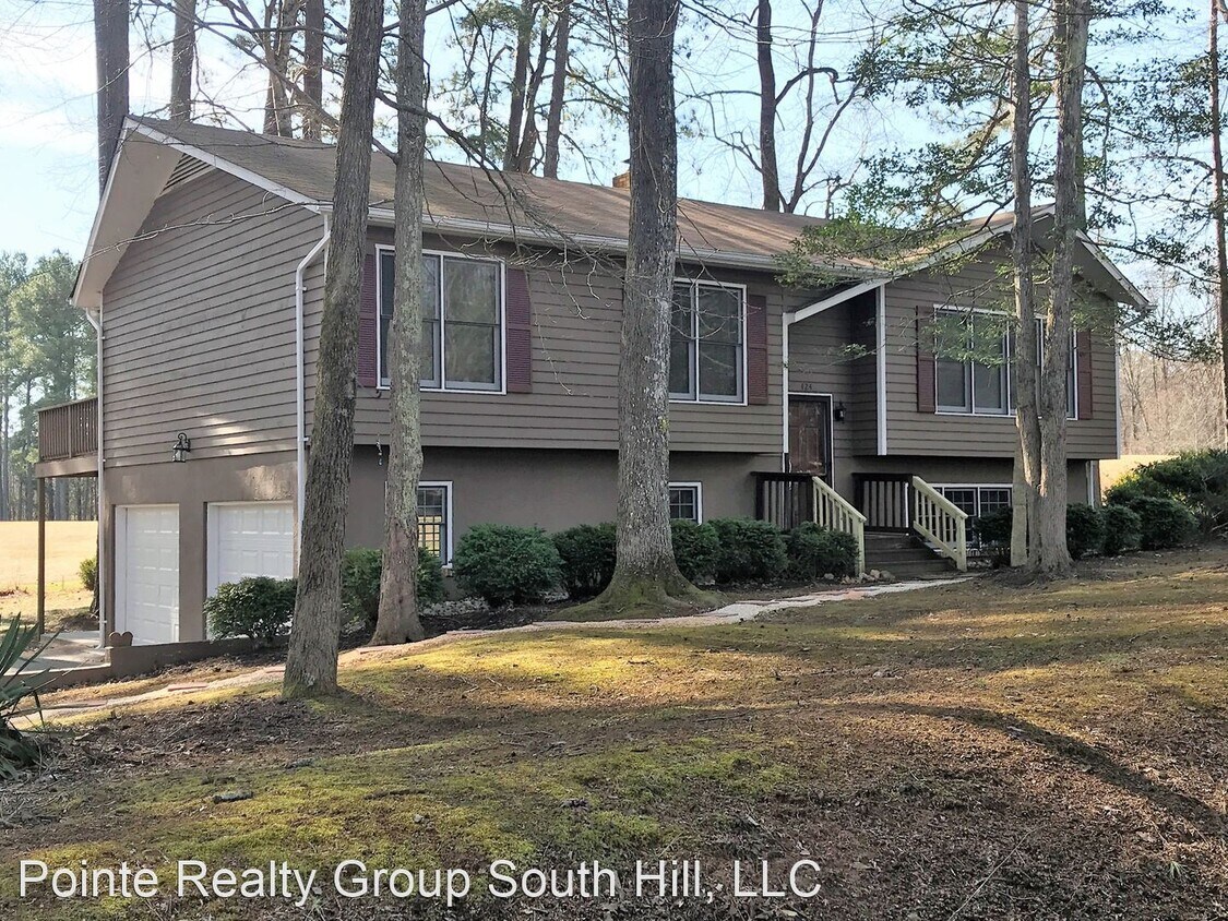 Primary Photo - 3 br, 2.5 bath House - 424 Dogwood Drive