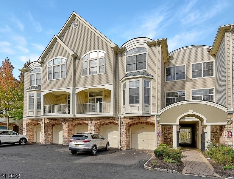 608 Kensington Ln, Livingston, NJ 07039 Apartment for Rent in Livingston, NJ