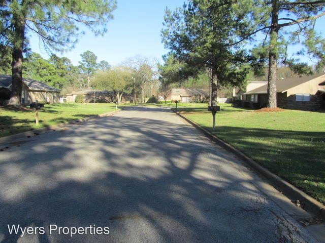 Building Photo - 2103 Oak Hollow St