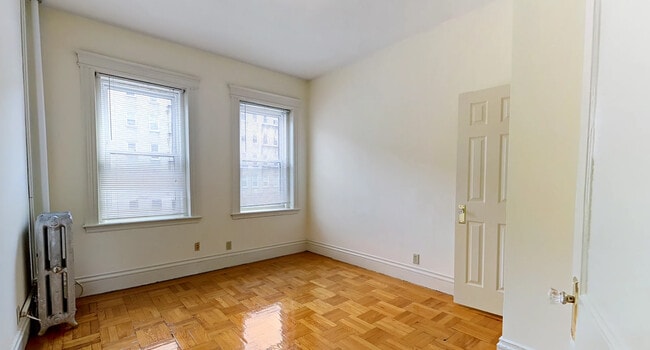 Building Photo - 35 Queensberry St