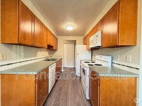 Building Photo - 938 N 100th St