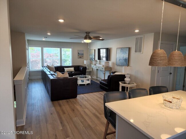 Foto del edificio - 107 Woodland Ave