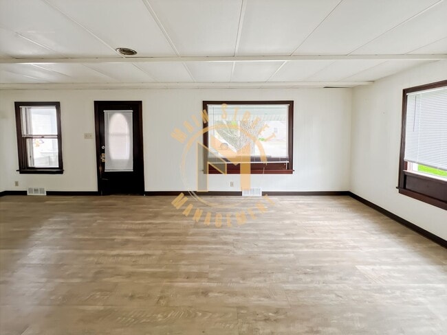 Building Photo - 828 7th St