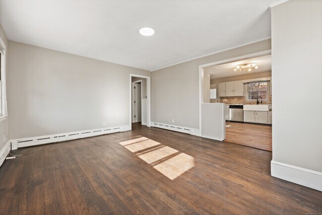 Building Photo - 30 Doran St