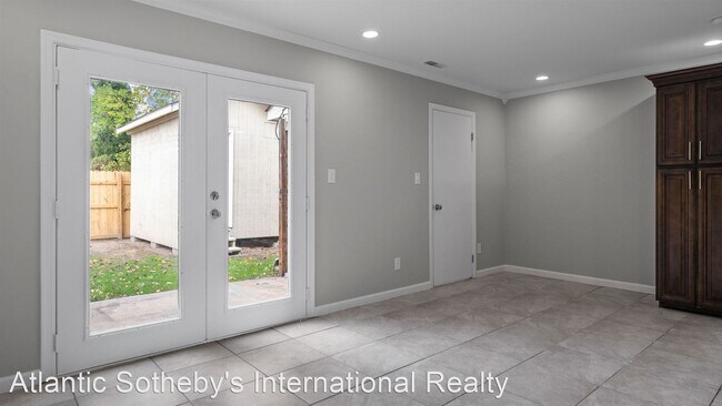 Foto del edificio - 3 br, 1.5 bath House - 839 Devonshire Ct