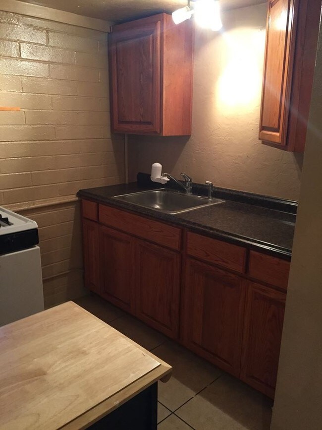 Foto del edificio - 1011 E Halcyon Rd