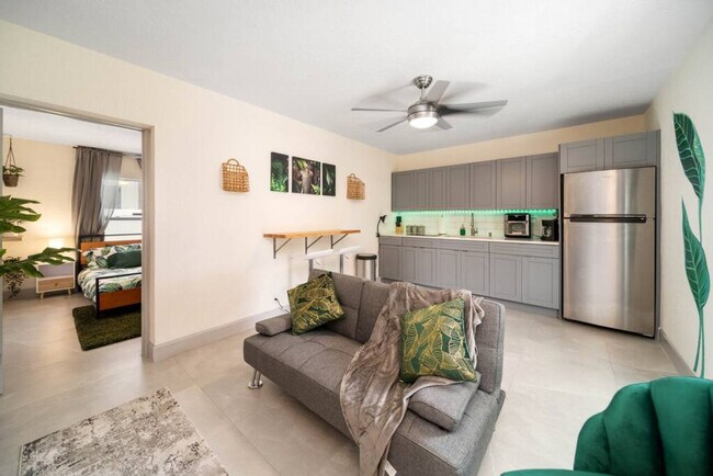 Foto del edificio - 1702 NE 9th St