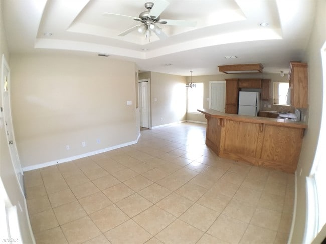 Building Photo - 2 br, 2 bath  - VIP Estates