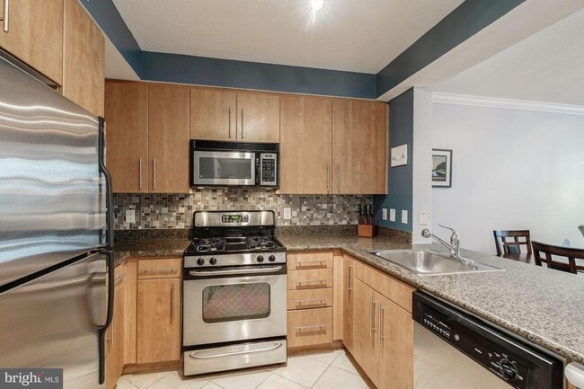 Building Photo - 1021 N Garfield St