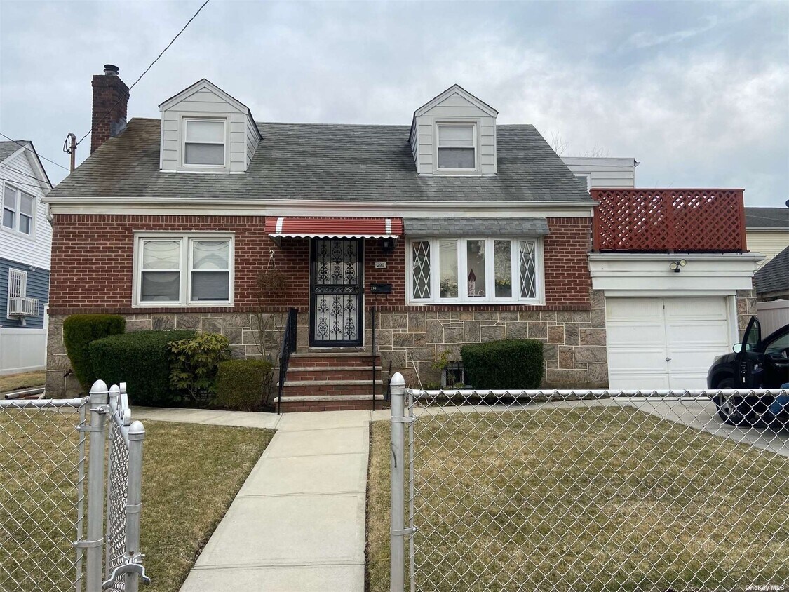299 Keller Ave, Elmont, NY 11003 House Rental in Elmont, NY