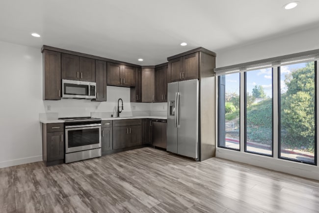 Foto del edificio - 451 N Coronado St