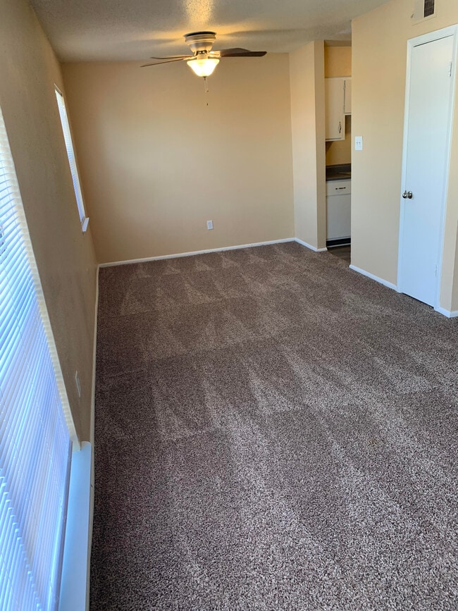 Building Photo - Patriot Pointe (FKA Beacon Pointe)