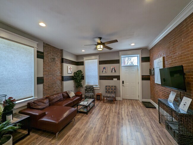 Building Photo - 2842 Lemp Ave
