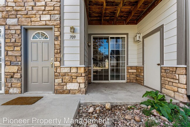 Building Photo - 2 br, 2 bath House - 3252 E 103rd Dr #709