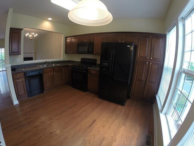 Foto del edificio - 1332 Thornborough Dr